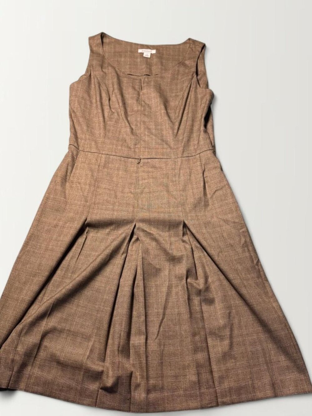 Dressbarn corporate brown work dress with pleated skirt - Size 8